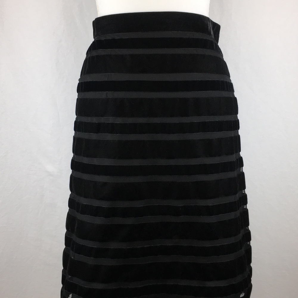 DONCASTER Collection black velveteen skirt - SZ 4